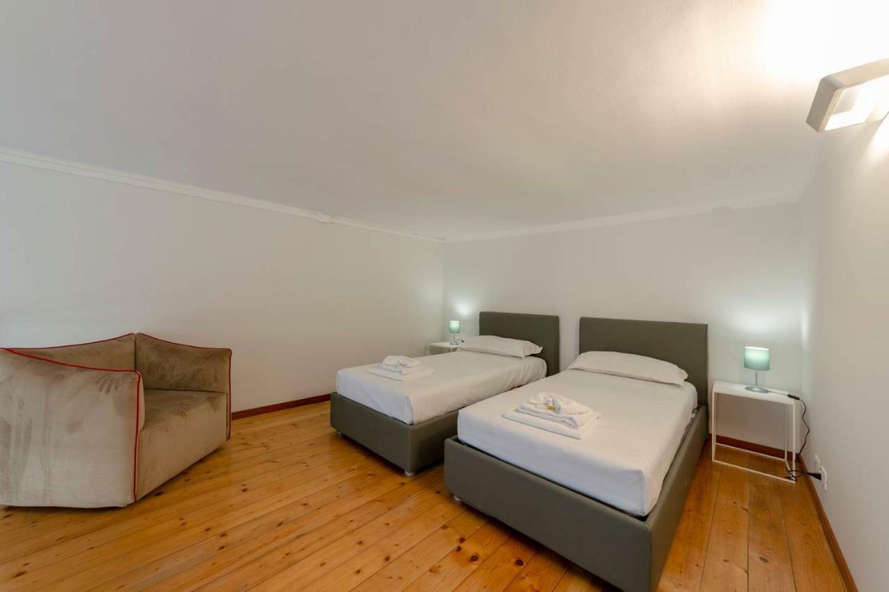 Joivy Elegant Flat For 7, In The Heart Of Genoa Apartment Exterior foto