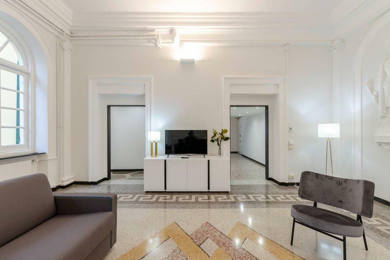 Joivy Elegant Flat For 7, In The Heart Of Genoa Apartment Exterior foto