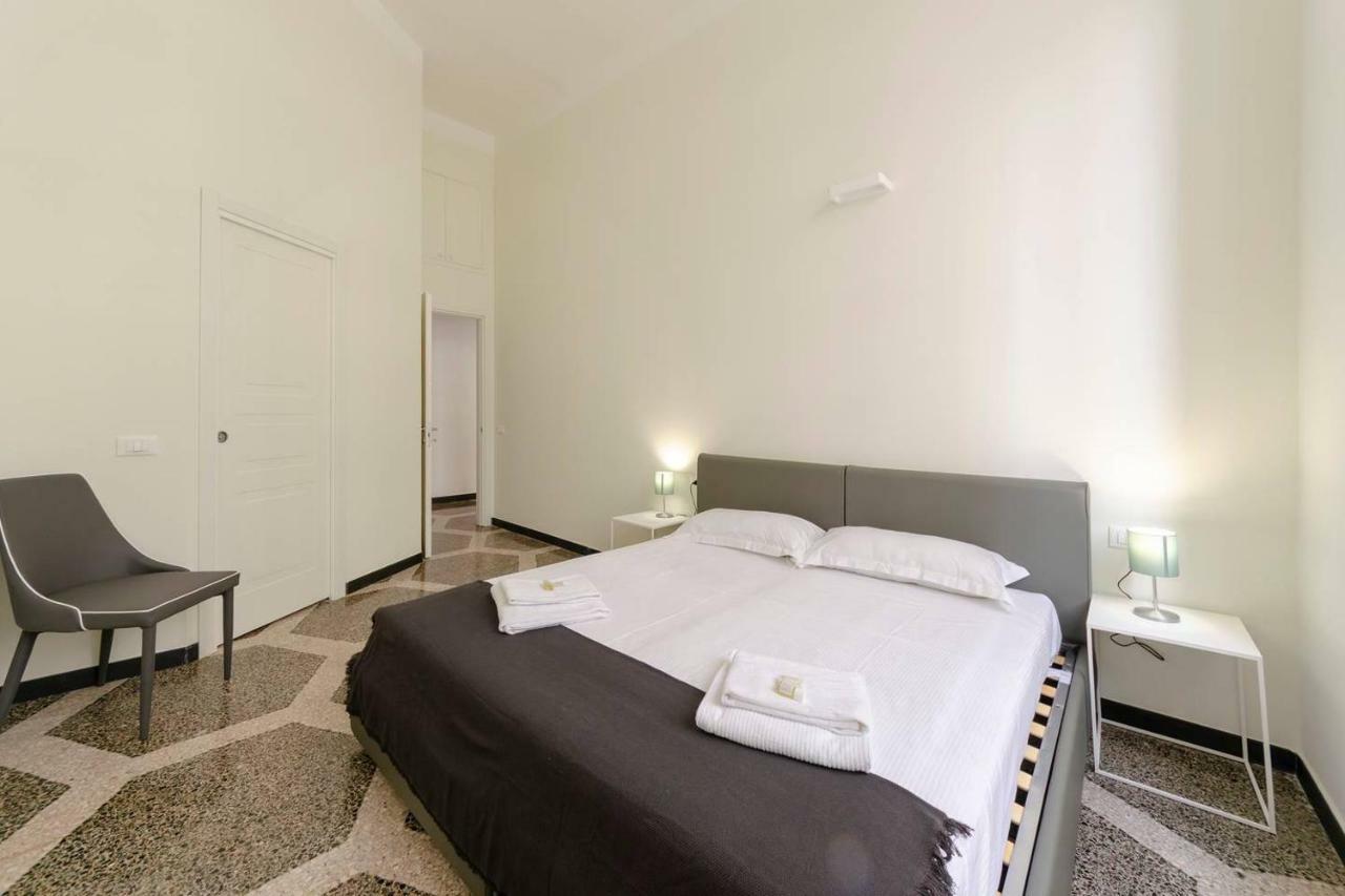 Joivy Elegant Flat For 7, In The Heart Of Genoa Apartment Exterior foto