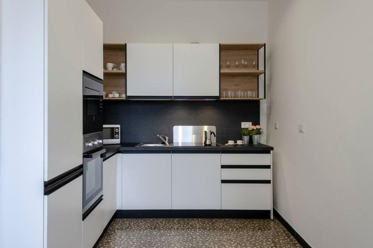 Joivy Elegant Flat For 7, In The Heart Of Genoa Apartment Exterior foto